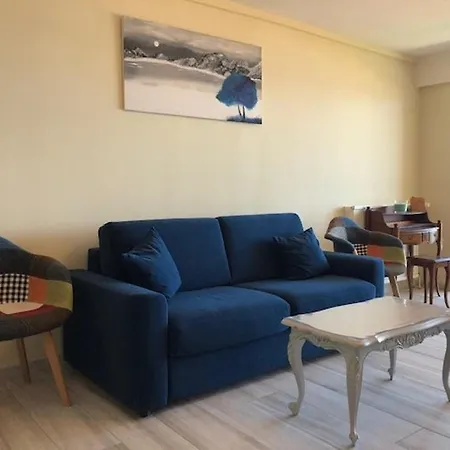 Appartamento 2 Pieces Avec Parking Et Climatisation Pres De La - Fr-1-225c-169 *